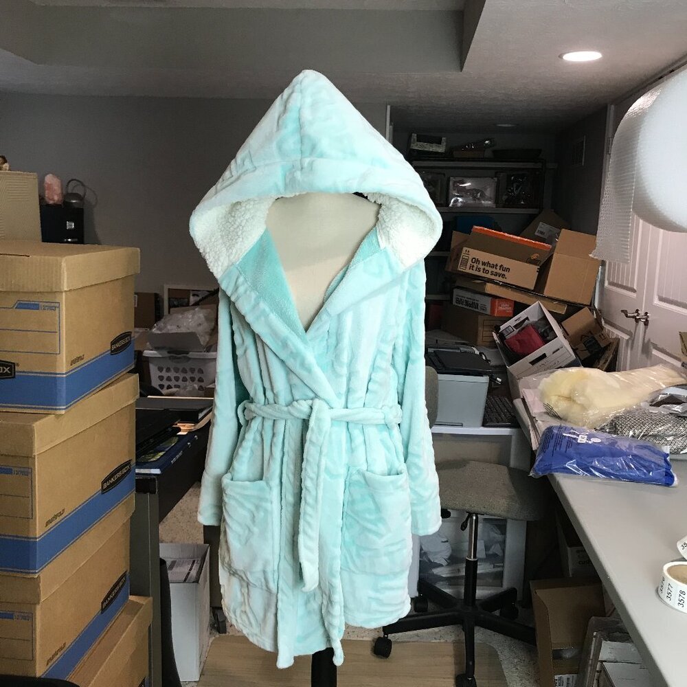 Women's Plush Mint Green PINK Hooded robe Size M/L
